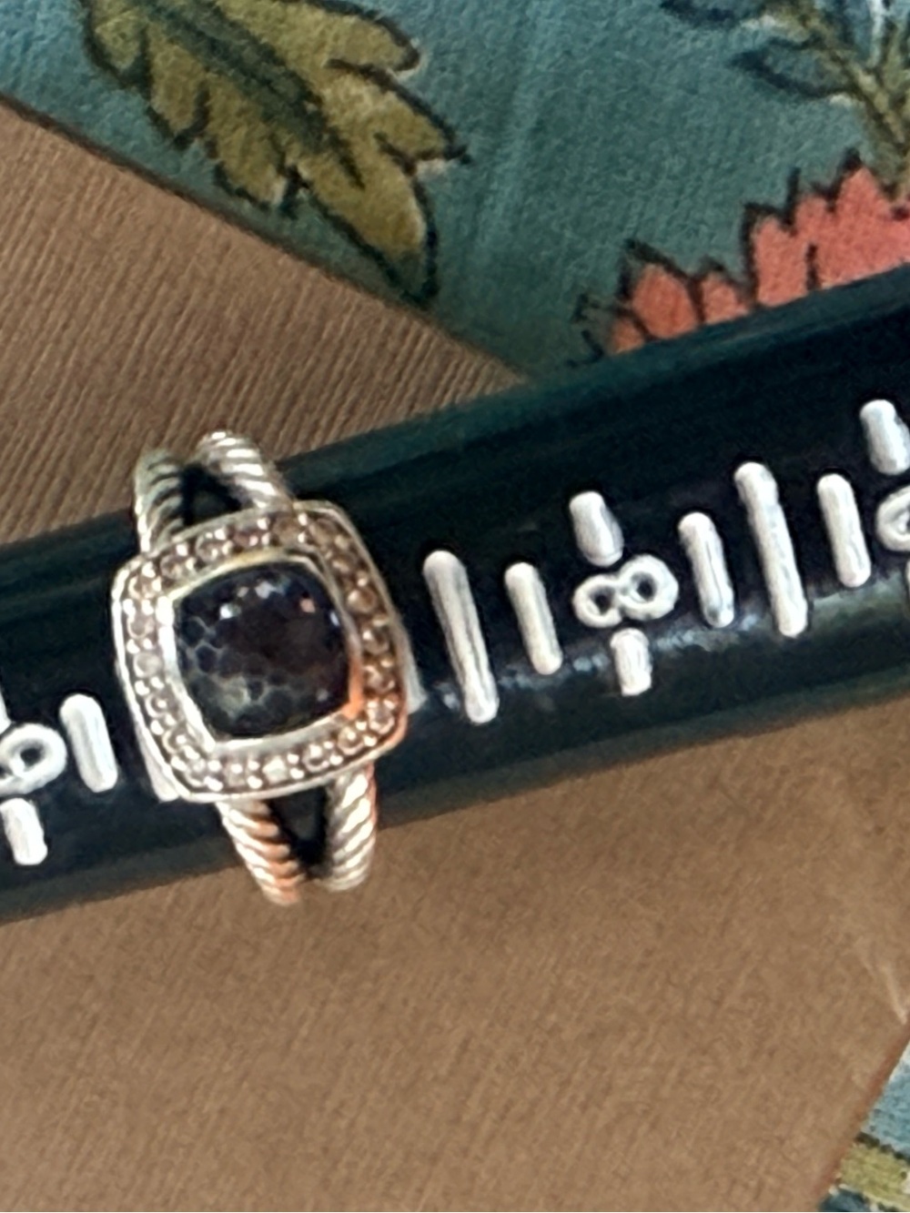 David Yurman Petite Albion Ring . Size 7. EUC Authentic.Sterling Silver-Diamond
